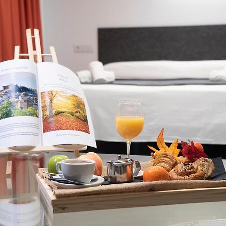 Epsilon Alcaniz Hotel Eksteriør bilde